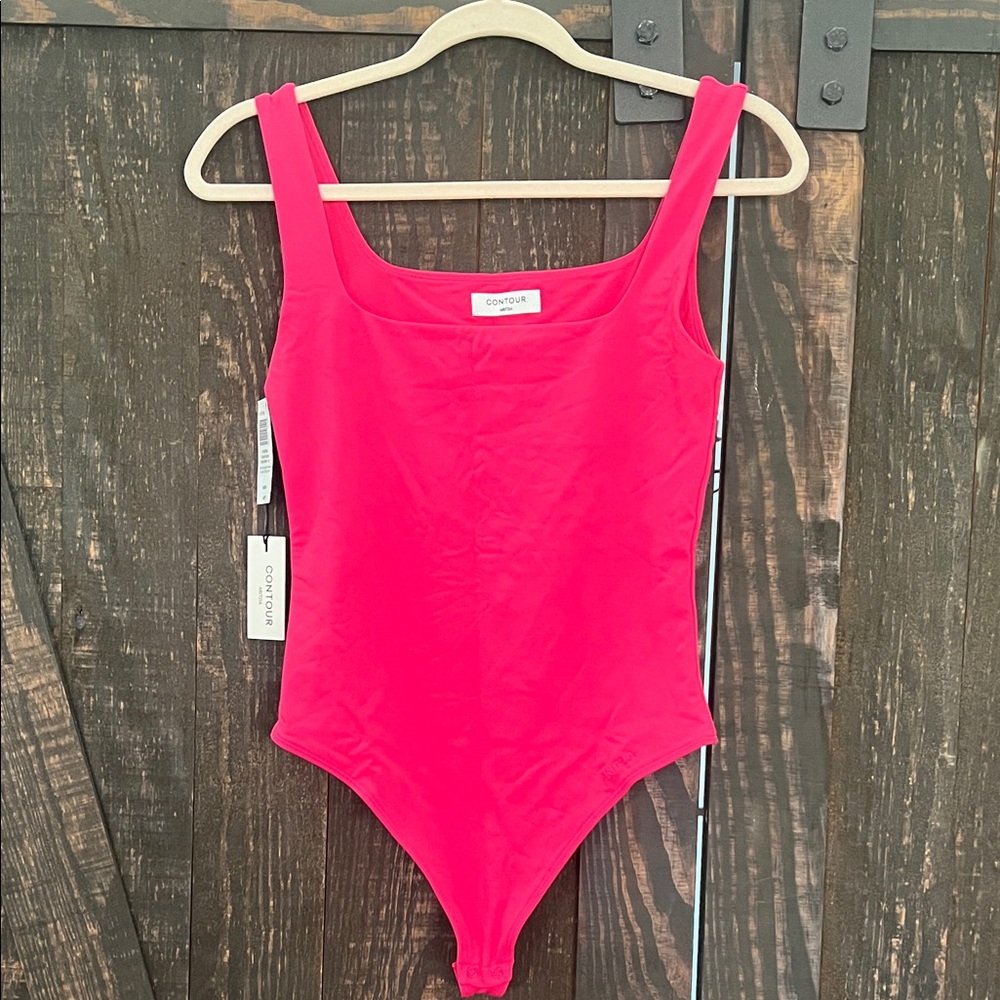 Aritzia Contour Square Top in Stargazer Pink